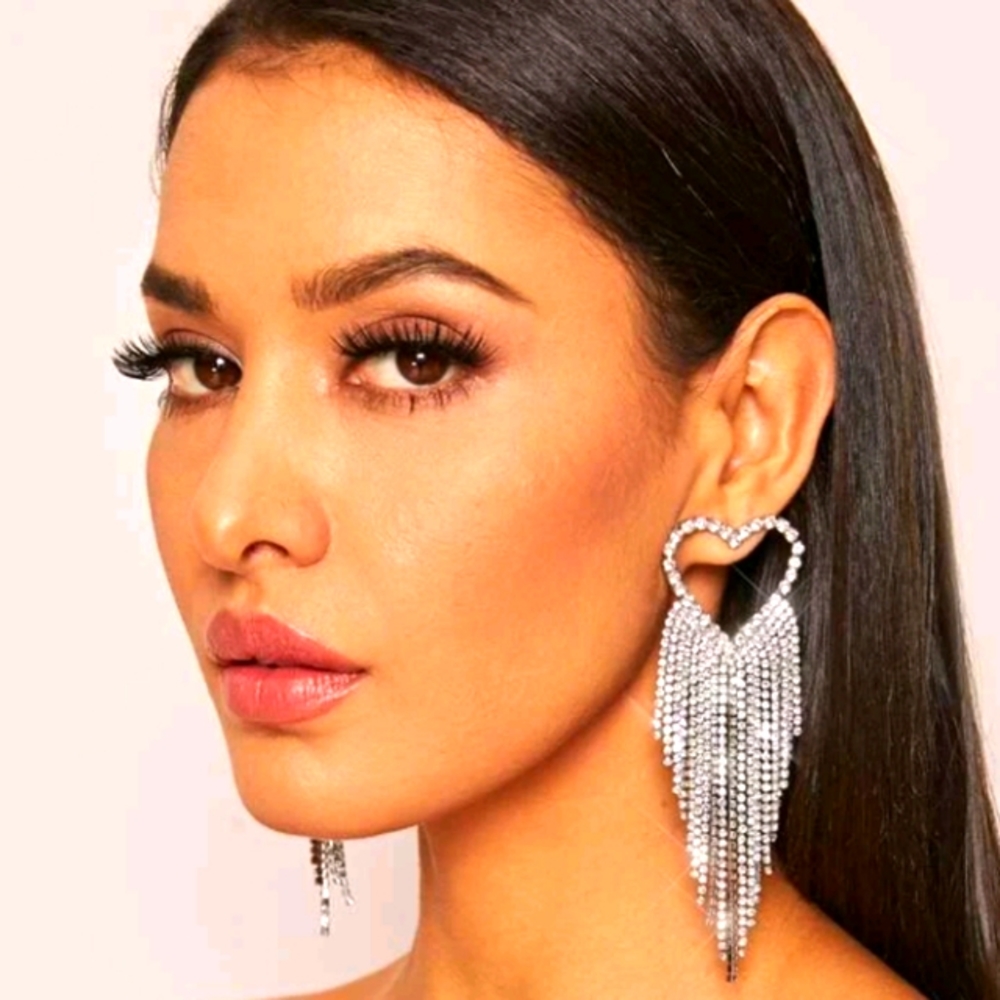 RHINESTONE DANGLE HEART EARRINGS NEW